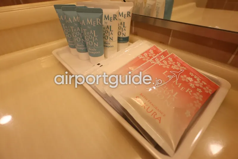 バスアメニティは「LA MER by THALGO JAPAN」。