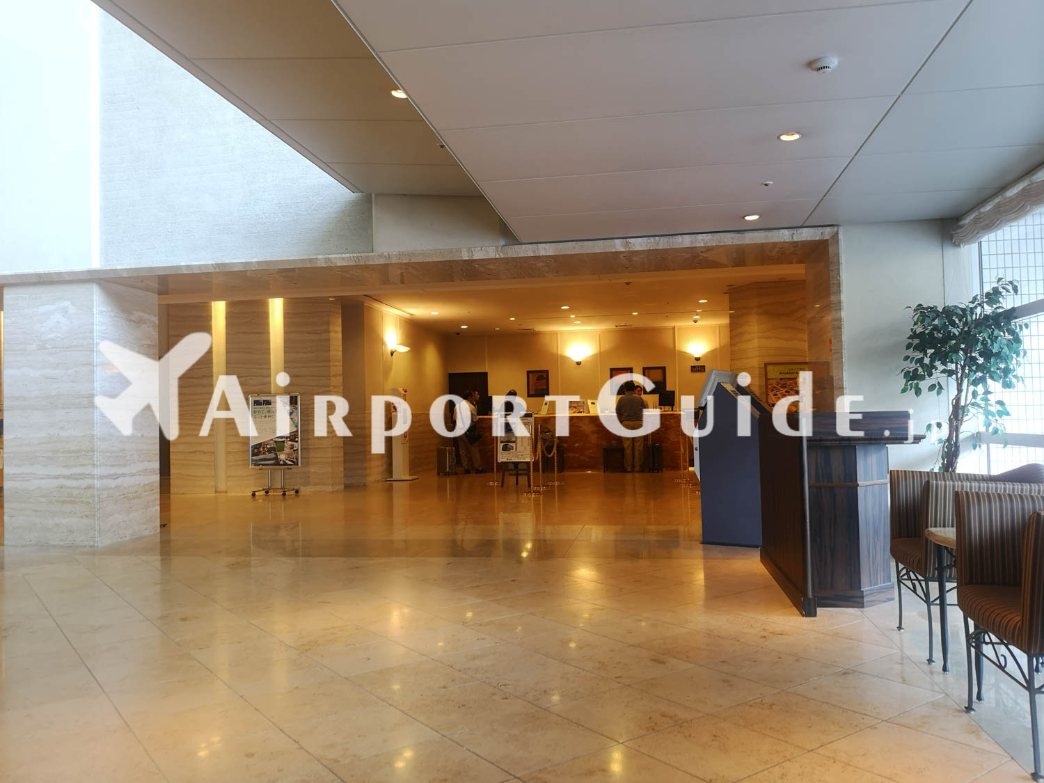 フロント／関西エアポートワシントンホテル